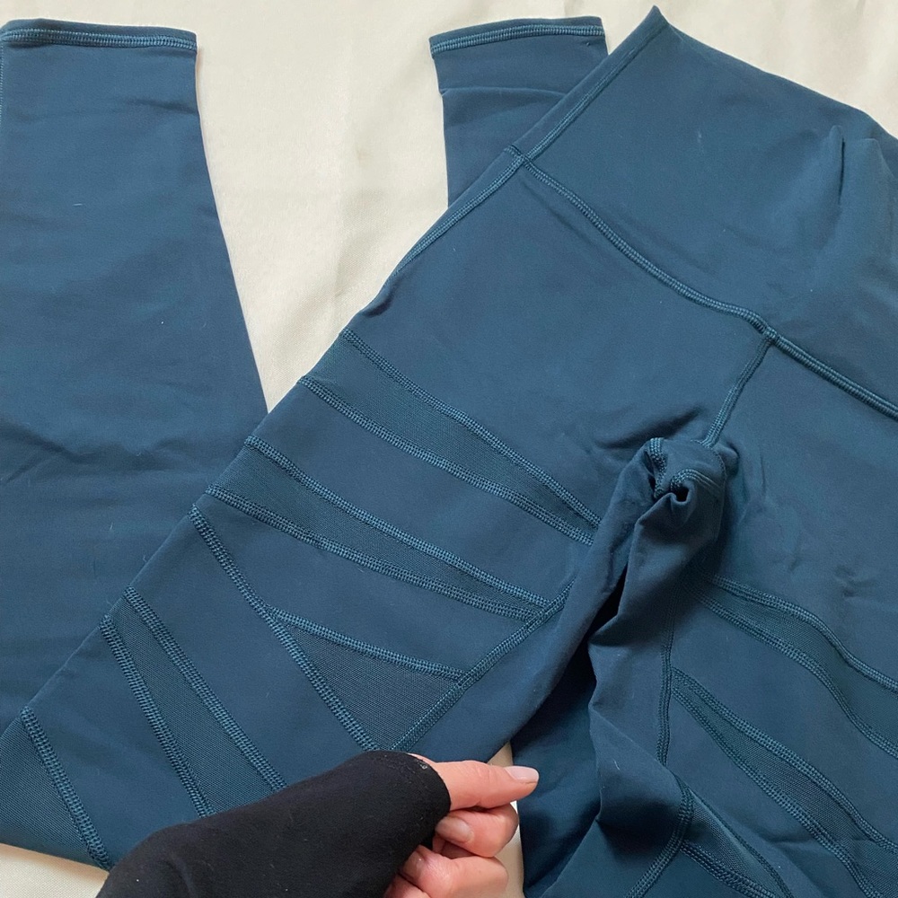 NWOT Lululemon Tech Mesh leggings!! Wunder under